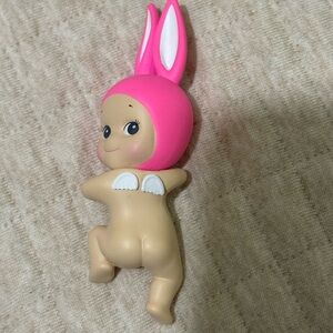 Sonny Angel HIPPERS Looking Back Series Rabbit